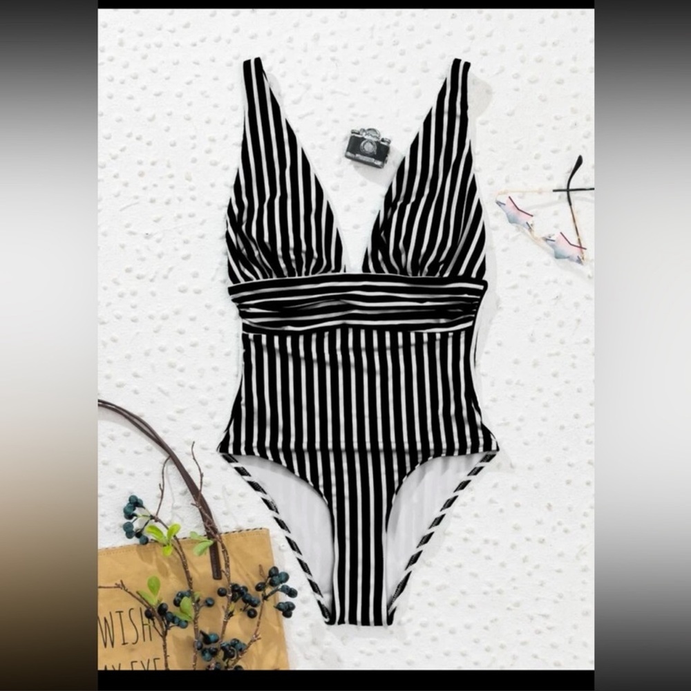 🦋 Women’s ONE piece swimsuit